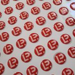 Dome para producto circular personalizado con logo — PinsPro Chile