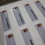 Dome para vehículo rectangular personalizado con logo — PinsPro Chile
