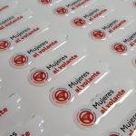 Dome para vehículo rectangular personalizado con logo — PinsPro Chile