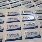 Dome para vehículo rectangular personalizado con logo — PinsPro Chile
