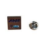 Pin metálico esmaltado personalizado con el logo de la empresa — PinsPro Chile