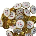 Pin metálico con resina circular personalizado con logo — PinsPro Chile