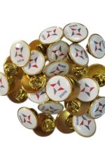 Pin metálico con resina epóxica personalizado con logo a todo color — PinsPro Chile